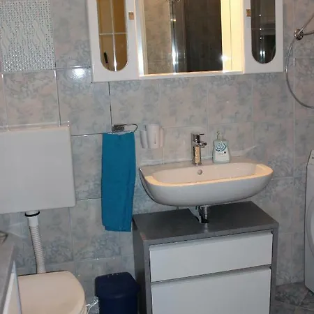 Room's Lägenhet